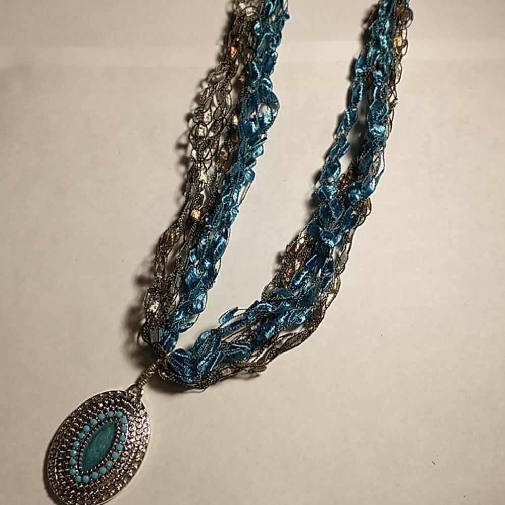 Ladder Ribbon Necklace! - Picture 2 of 6